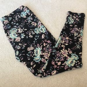 LULAROE floral leggings Tall and Curvey